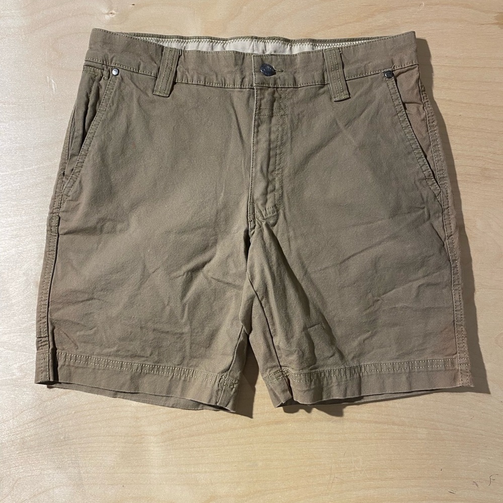 Columbia Men's Tan Flat Front Shorts 30 (HT)